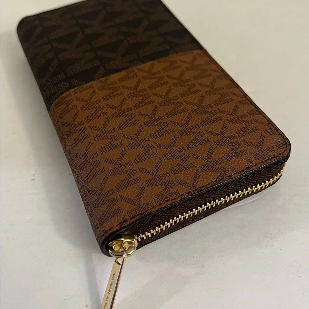 Michael Kors Two-Tone Women’s Wallet in Brown - Picture 16 of 16